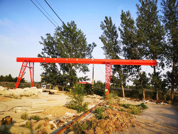 電動(dòng)葫蘆門式起重機(jī)（箱式）